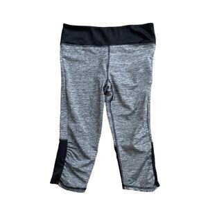 Aviva Sport Womens Medium Gray Black Cropped Leggings Yoga Athletic Pants